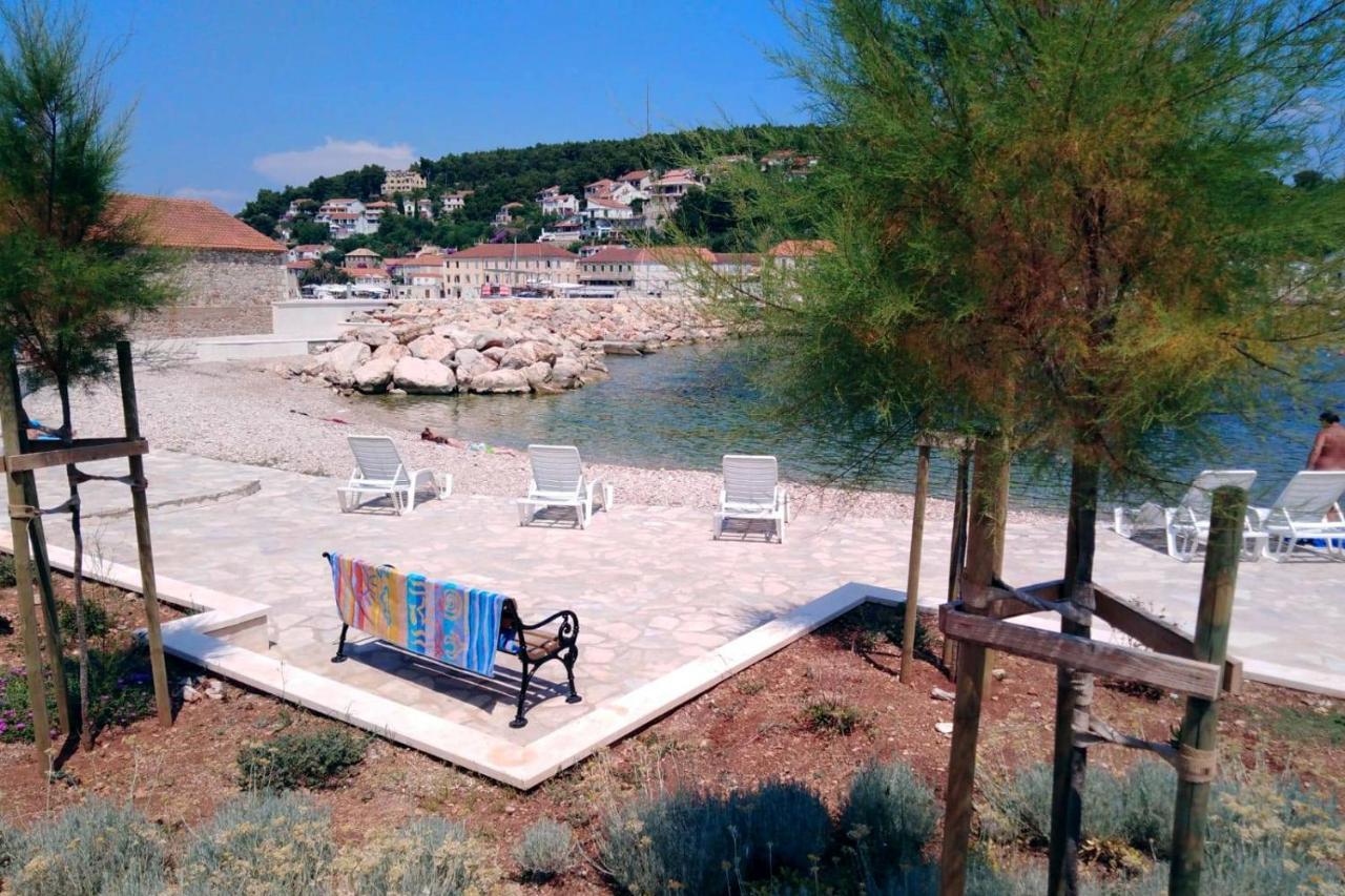 Apartments By The Sea Jelsa, Hvar - 11319 Jelsa  Zewnętrze zdjęcie