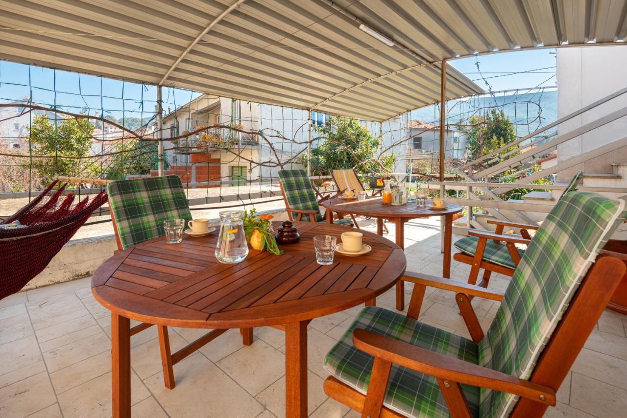 Apartments By The Sea Jelsa, Hvar - 11319 Jelsa  Zewnętrze zdjęcie