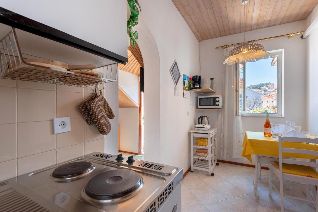 Apartments By The Sea Jelsa, Hvar - 11319 Jelsa  Zewnętrze zdjęcie